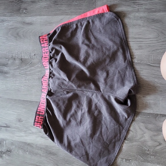 Under Armour shorts - Picture 3 of 4
